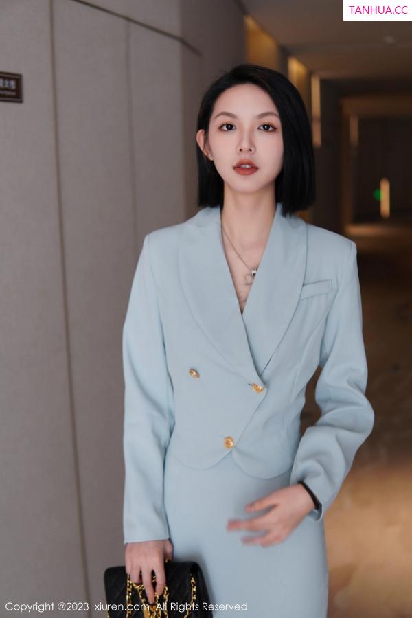   [XiuRen]高清写真图 2023.06.09 No.6885 乔一一 丝袜美腿第2张图片